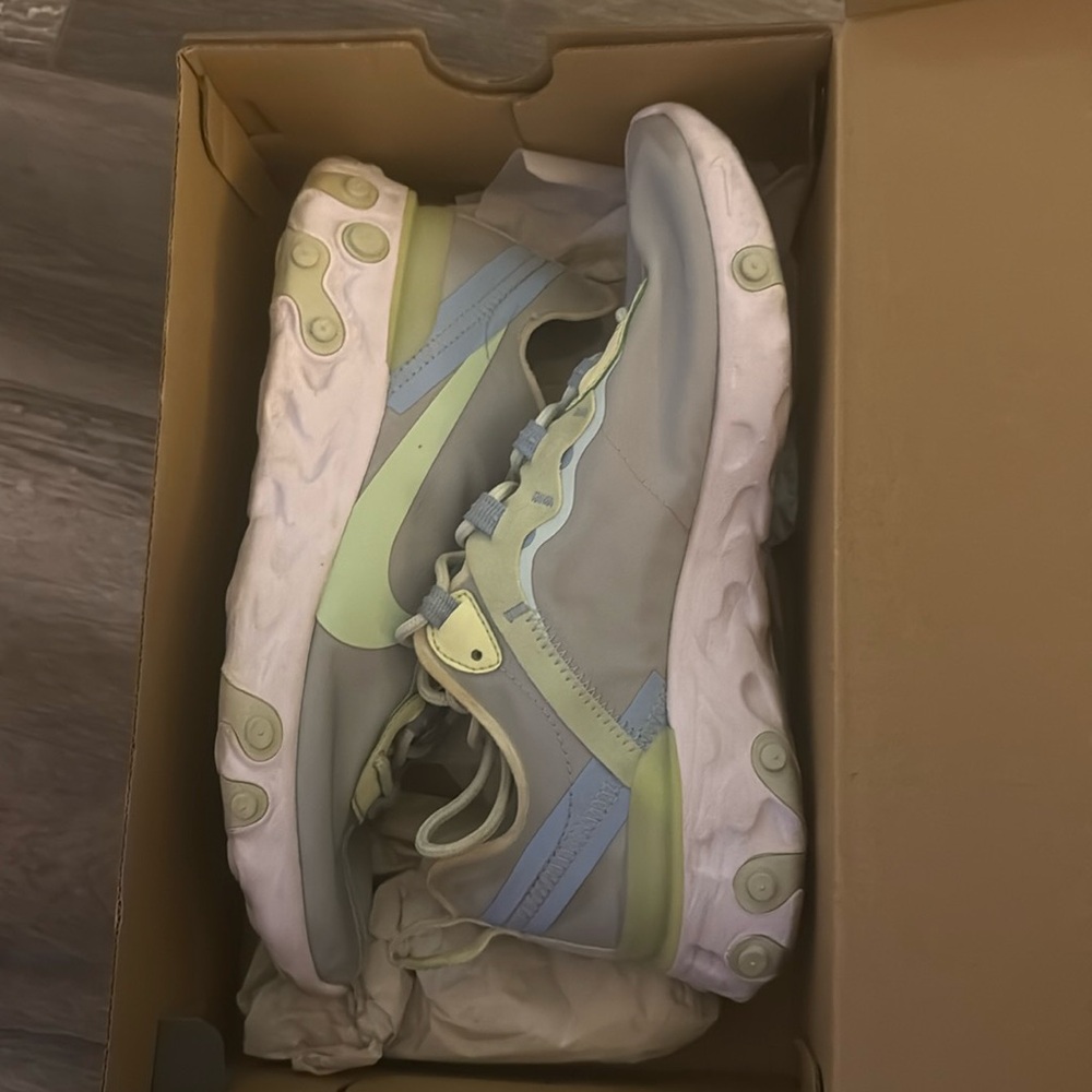 Nike shoes size 8.5